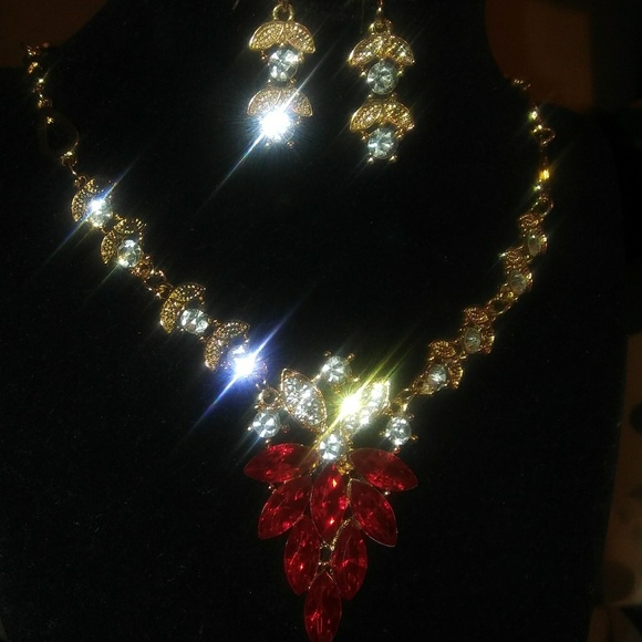 The Red Leaf Bundle - Picture 2 of 8